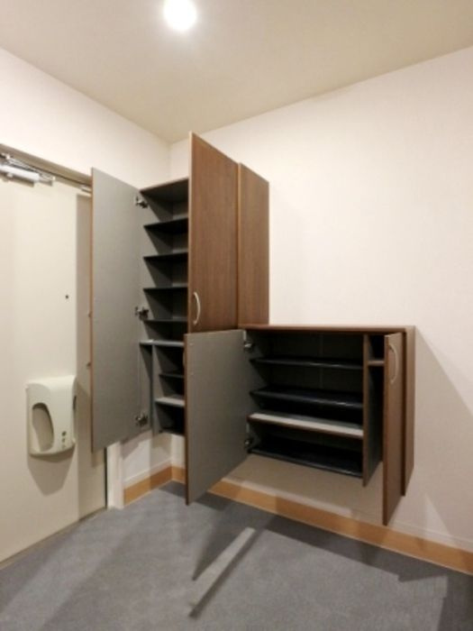 BLESS HOUSE柏西町　Dの玄関