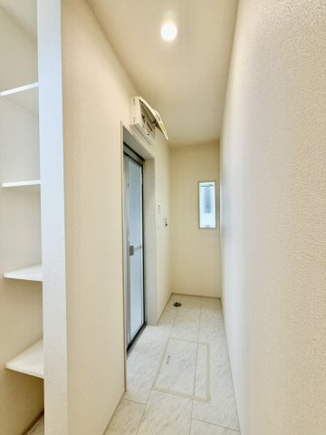 泉佐野市日根野　新築一戸建ての脱衣所