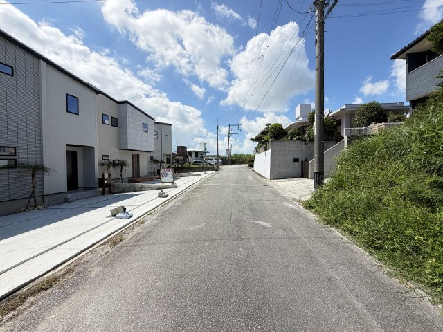 南城市玉城前川（全3棟）3号棟の前面道路含む現地写真|※北側道路6.2ｍ♪