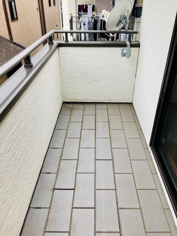 内野本郷戸建のバルコニー|外からの目が気にならないバルコニーで洗濯物が干せます