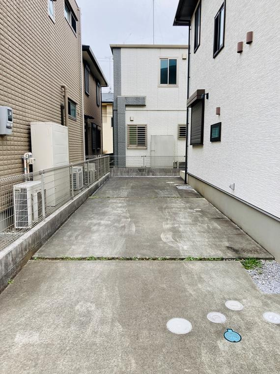 内野本郷戸建の駐車場|駐車場に車を止められます