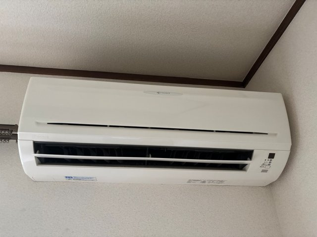 エアコンと室内物干し付きです♪