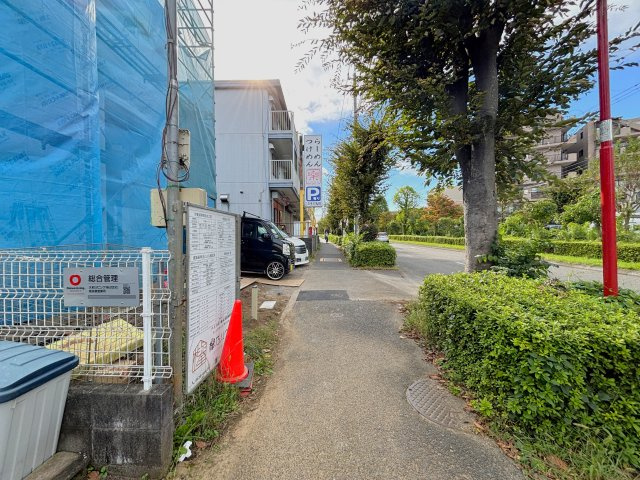 【前面道路含む現地写真】