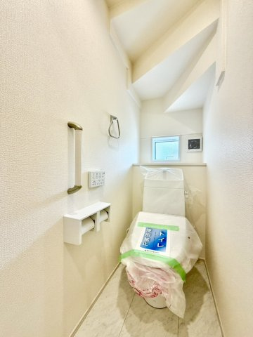 泉佐野市日根野　新築一戸建てのトイレ