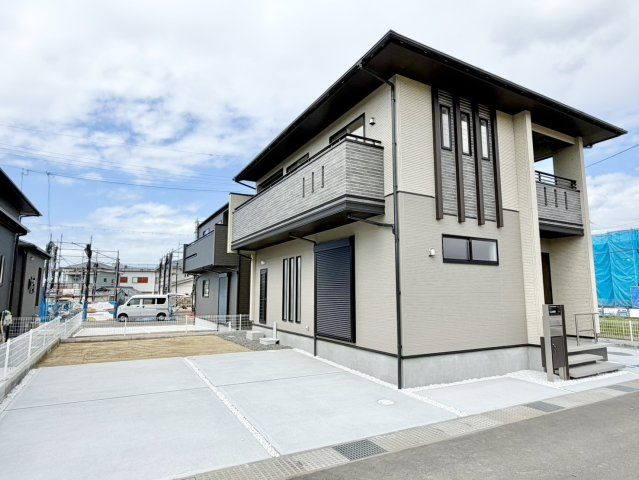 泉佐野市日根野　新築一戸建ての外観