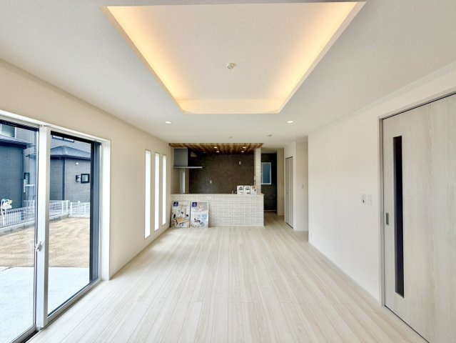 泉佐野市日根野　新築一戸建ての居間・リビング