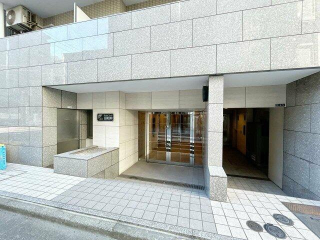 スカイコート三越前壱番館のエントランス