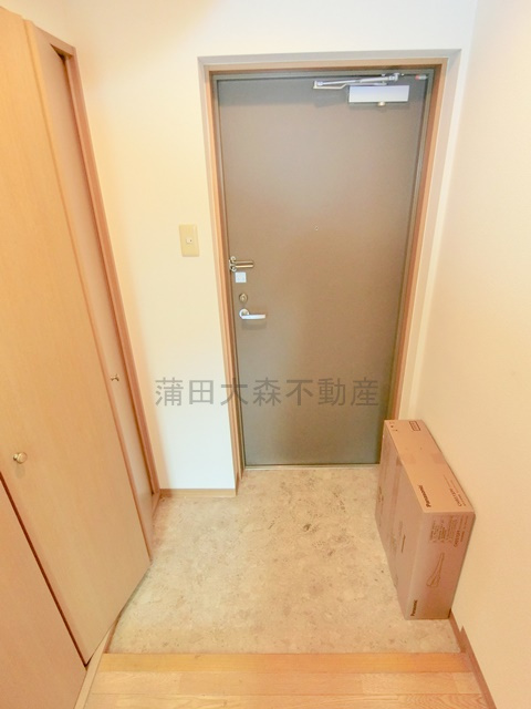 サニークレスト南蒲田の玄関