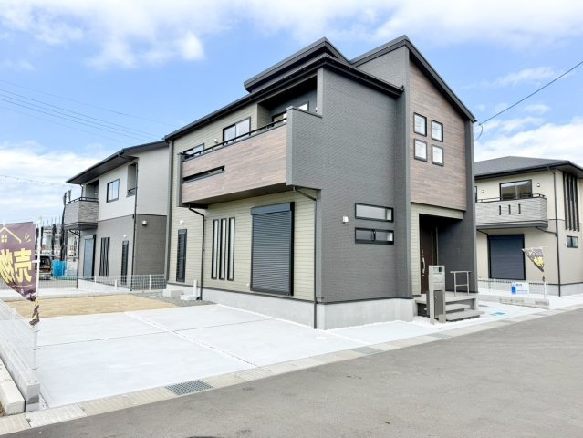 泉佐野市日根野　新築一戸建ての外観