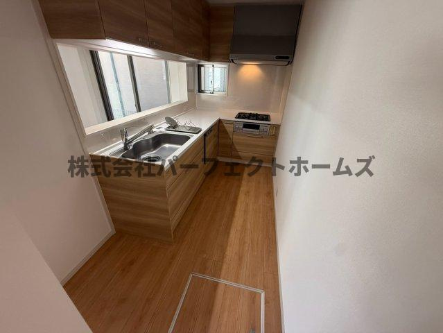 太秦緑ヶ丘戸建　賃貸のキッチン|きれいなキッチンです