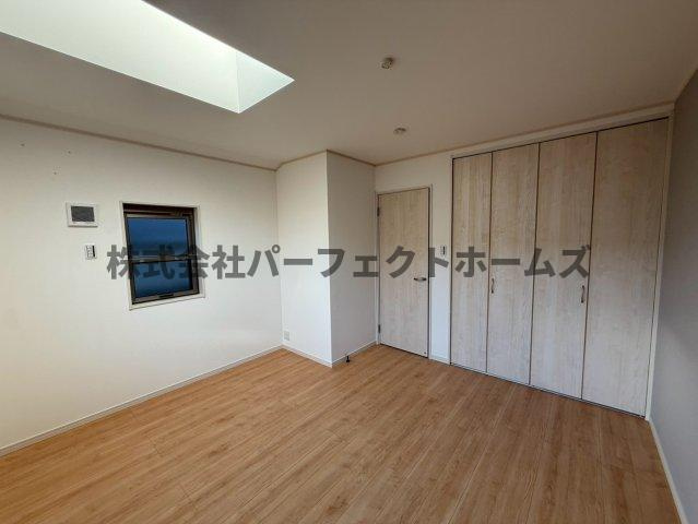 太秦緑ヶ丘戸建　賃貸の洋室|広々とした洋室です