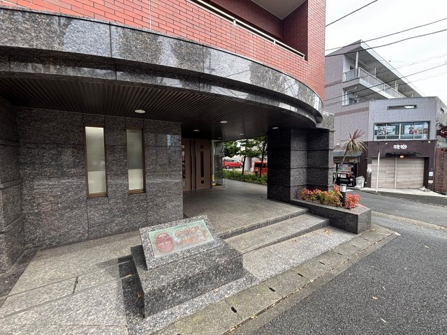 ローズウッドたまプラーザのエントランス