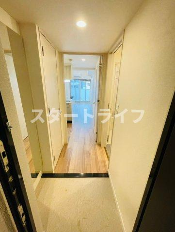 大阪市淀川区東三国６丁目の賃貸マンションの玄関