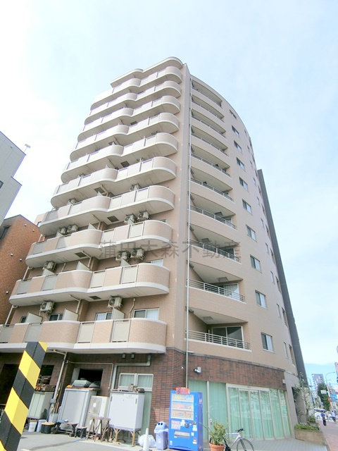 サニークレスト南蒲田の外観|2002年5月築　SRC鉄骨鉄筋コンクリート造地上11階建て総戸数47戸の人気賃貸
東京都大田区南蒲田3丁目　京急空港線糀谷駅近最寄り徒歩3分、京急本線京急蒲田駅徒歩12分！