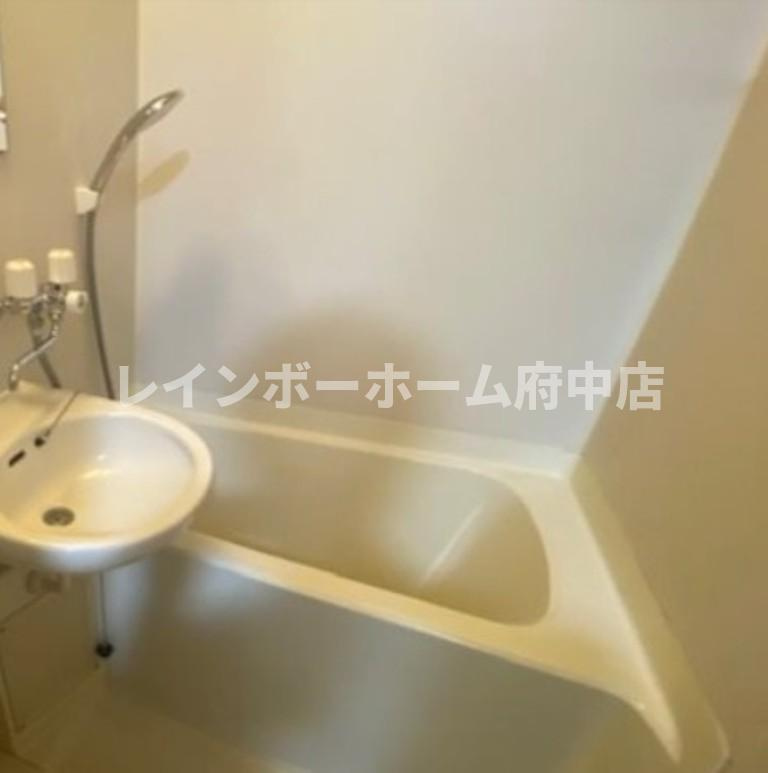 修栄マンションの浴室