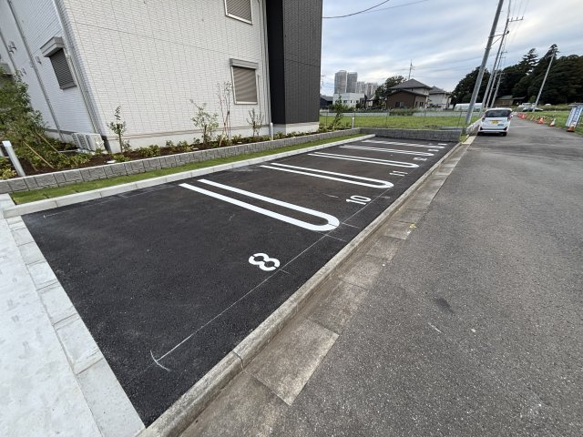 アミティエYの駐車場