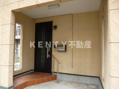 【玄関】 | 大崎一戸建 | 落ち着いた玄関です