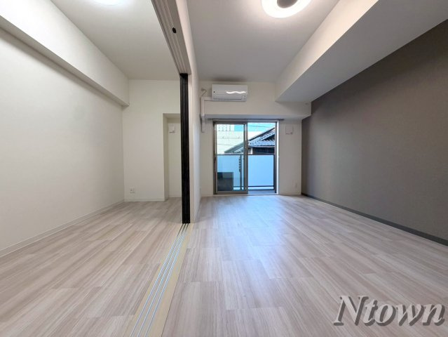 【その他】 | フォレスト コナ名駅 | おしゃれな居間です