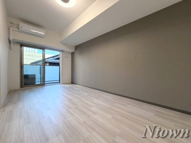 【居間・リビング】 | フォレスト コナ名駅 | ゆったりとした居間です