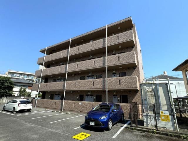 ファーストパーシモンの外観