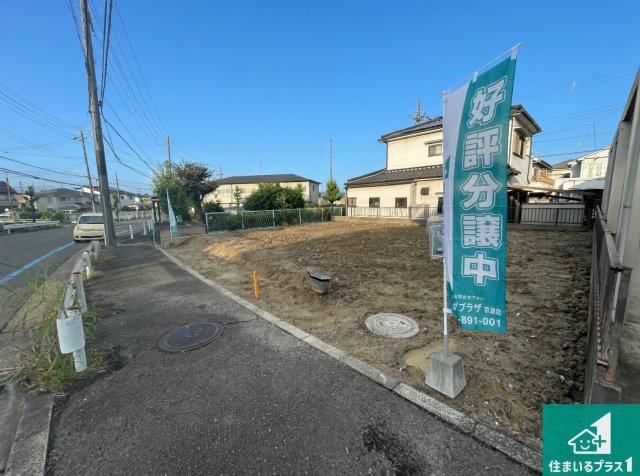 八幡市美濃山御幸　新築一戸建ての外観|周辺は落ち着いた街並みの住宅地！子育てがしやすい住環境です！まだ未完成ですが、現地でしかわからない事もございます。是非一度ご覧ください。