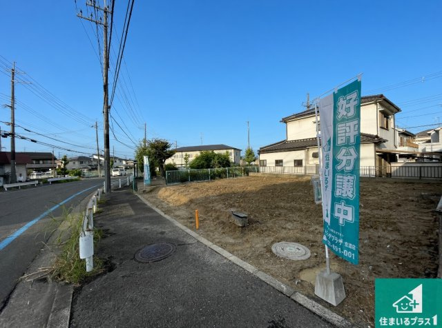 八幡市美濃山御幸　新築一戸建ての前面道路含む現地写真|周辺は落ち着いた街並みの住宅地！子育てがしやすい住環境です！まだ未完成ですが、現地でしかわからない事もございます。是非一度ご覧ください。