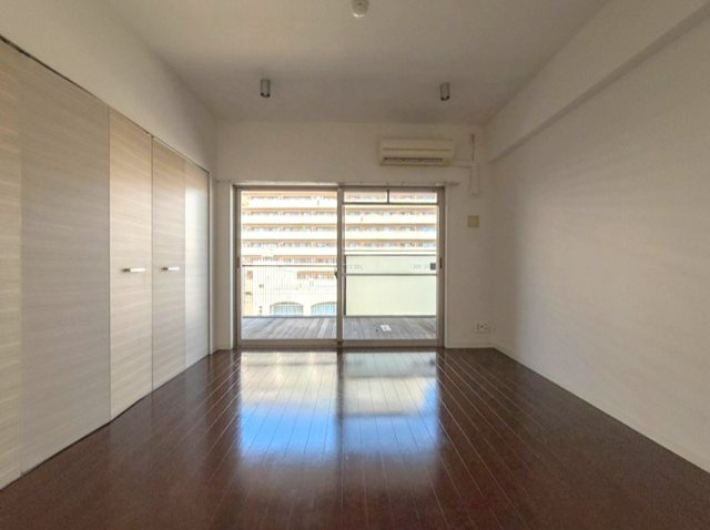 神戸市灘区友田町３丁目の賃貸マンションの居間・リビング