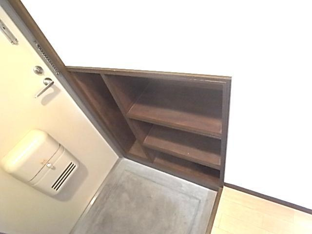 グランディア旗塚通の玄関