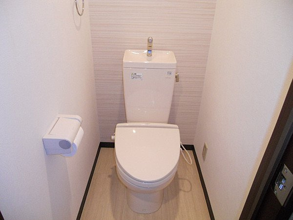 神戸市東灘区本山南町７丁目の賃貸マンションのトイレ