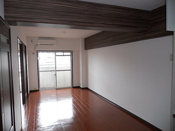 神戸市東灘区本山南町７丁目の賃貸マンションの居間・リビング