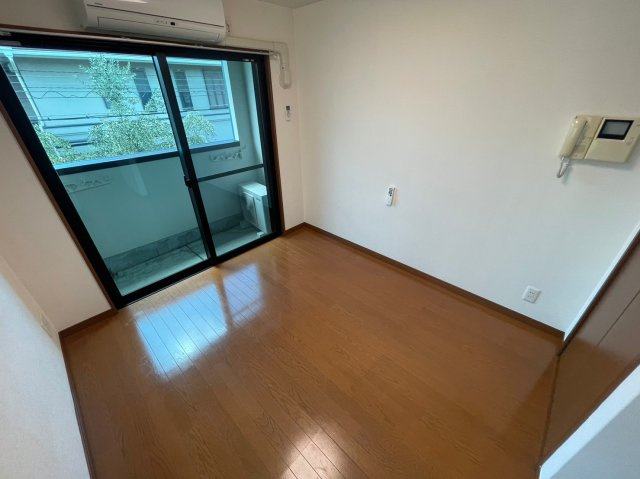 芦屋市翠ケ丘町の賃貸マンションの居間・リビング
