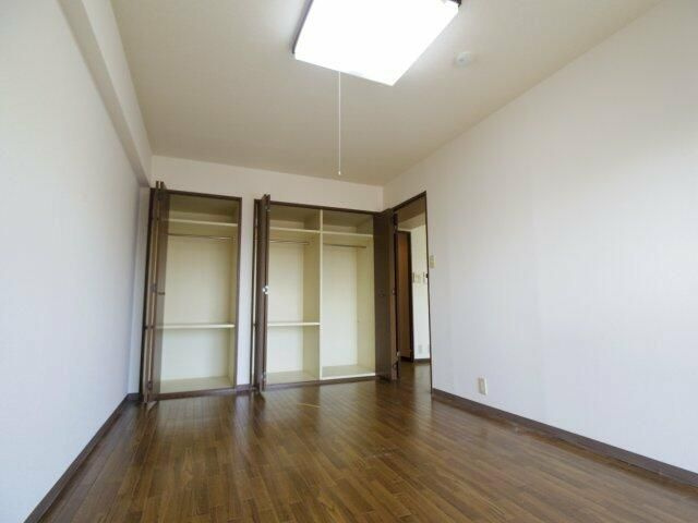 学園スカイマンションの寝室