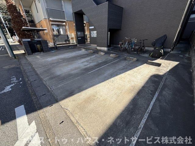 デザイナーズ柏の駐車場