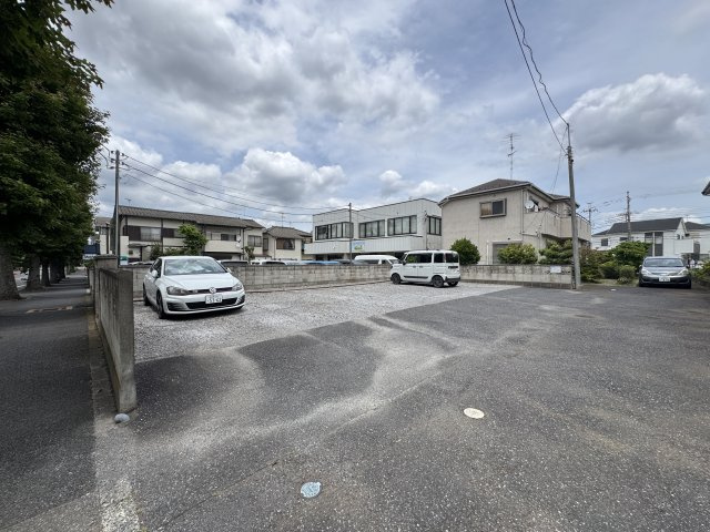 テラスエクセルユーの駐車場