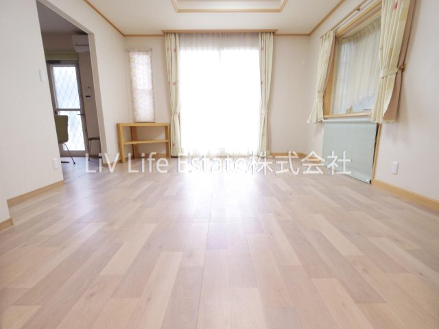 小平市上水南町２丁目の一戸建ての居間・リビング