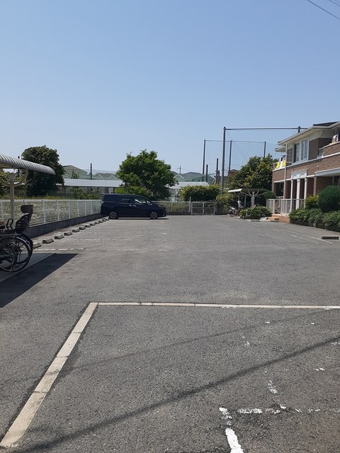 ケーマ・ハーモニー1番館の駐車場