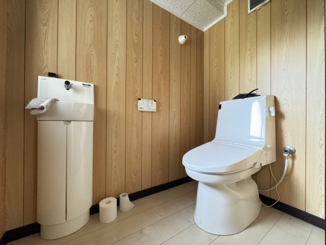 石岡市川又中古戸建のトイレ