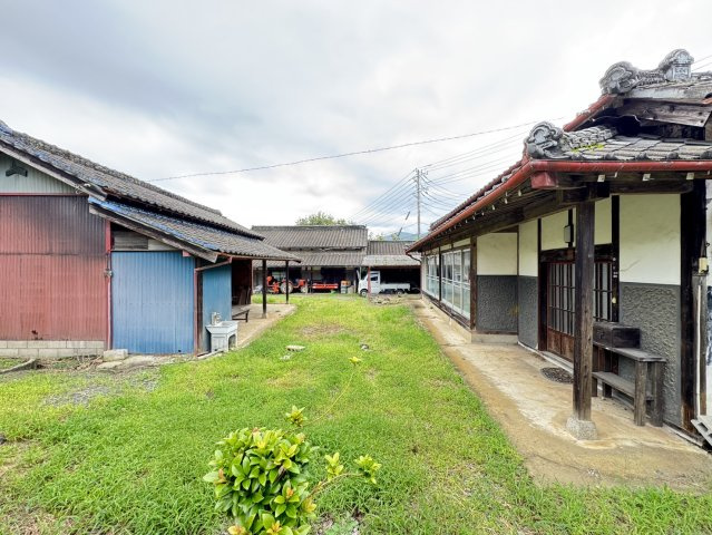 石岡市川又中古戸建の庭