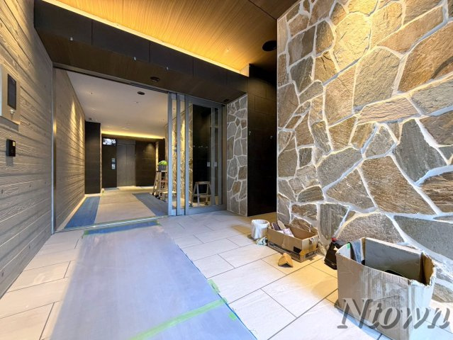 【ロビー】 | フォレスト コナ名駅 | 毎日通るロビーはこのようになっています