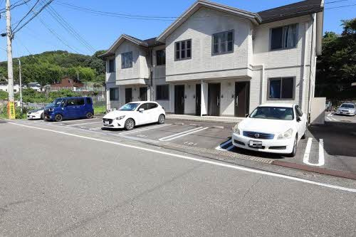 シャーメゾンTの駐車場