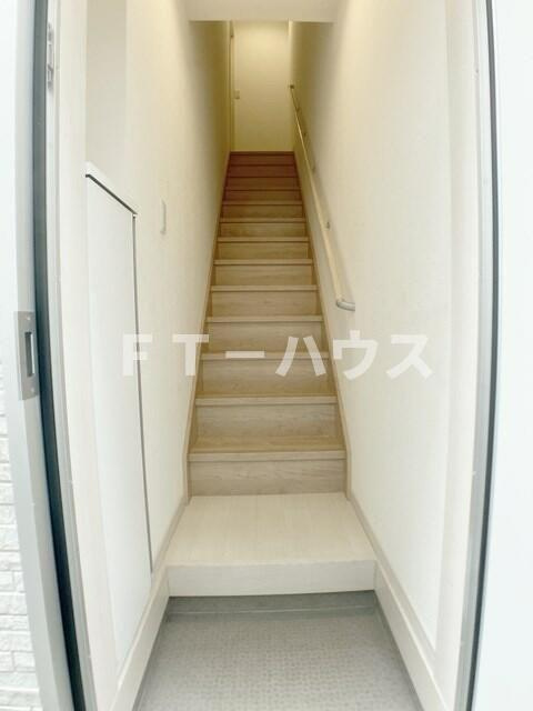 ルレーヴ市川の玄関