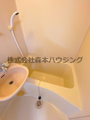 【浴室】 | 　ビシェンテ23 | ※同タイプ別室の写真を使用しています。
　設備内容や色調など相違がある場合は実際のお部屋の現状優先となります。