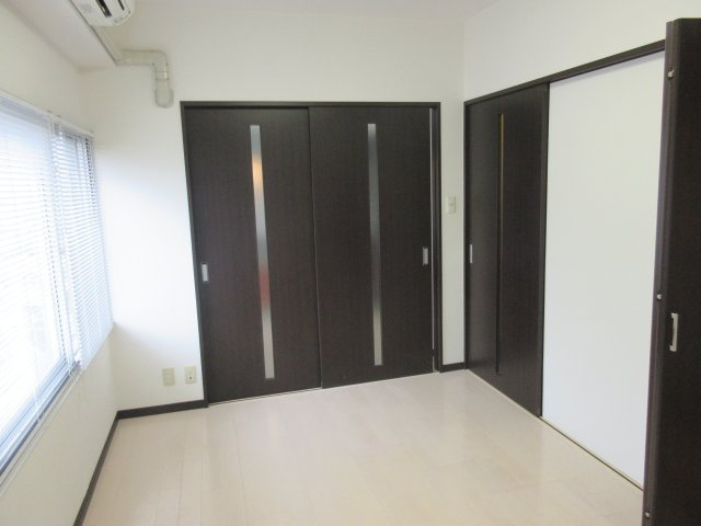 ヤマックスビルの洋室