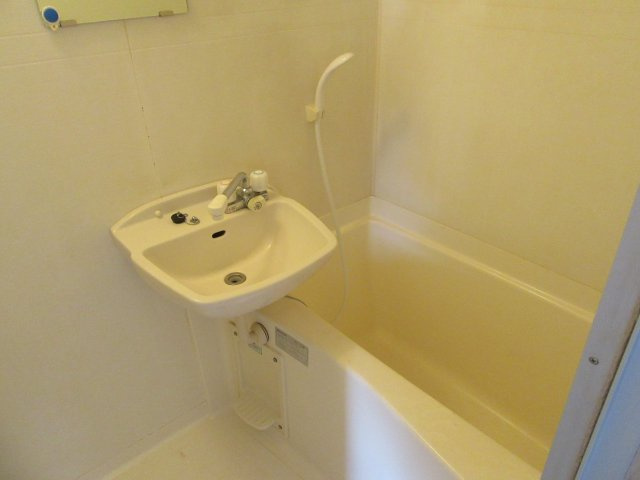 長崎市京泊２丁目の賃貸マンションの浴室