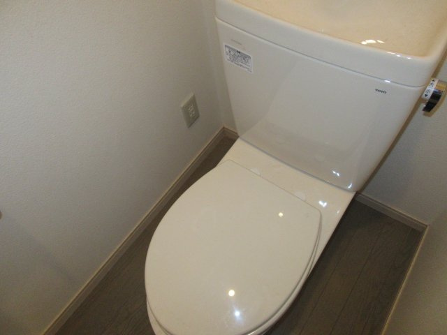 長崎市京泊２丁目の賃貸マンションのトイレ