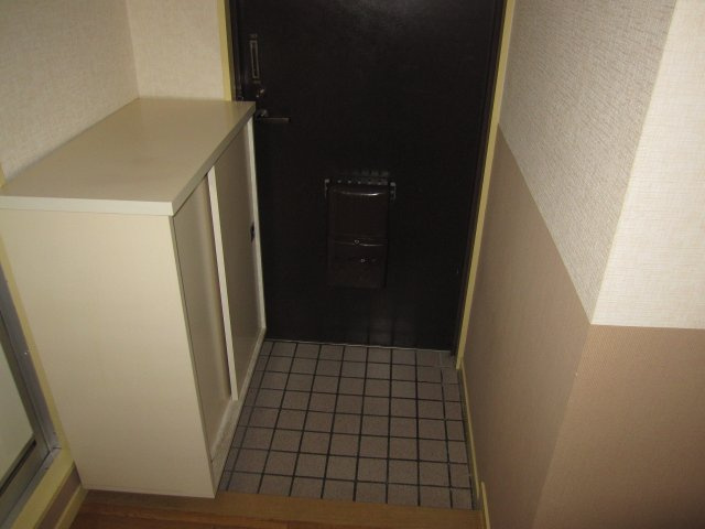 フォレストヒルズ稲田町の玄関