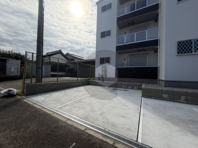 TIO Fleurの駐車場