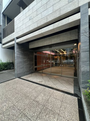 ＦＲＥＲＥ　ＣＯＵＲＴ錦糸公園　　フレールコート錦糸公園のエントランス