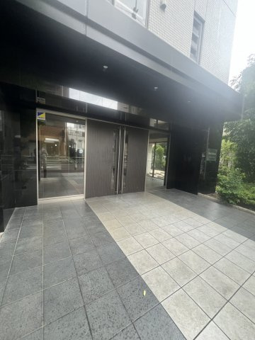 エスティメゾン赤羽のエントランス