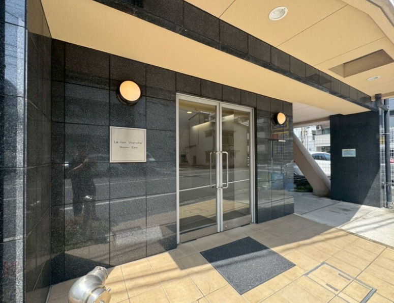 Le-lionVranche’ 日暮里 Eastのエントランス